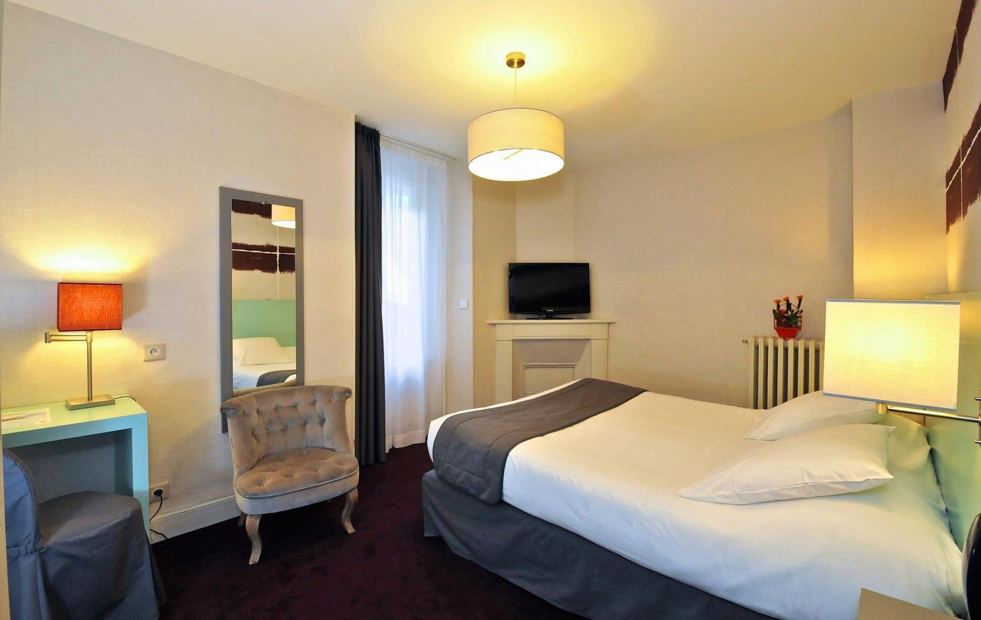 Logis Hotel Le Central Бареж Экстерьер фото
